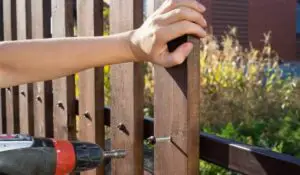 do you tip fence installers